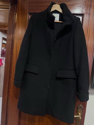 Abrigo de invierno negro Zara