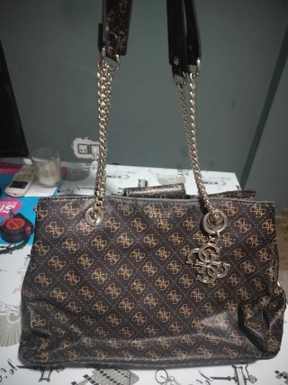 Bolso Guess Marrón y Beige