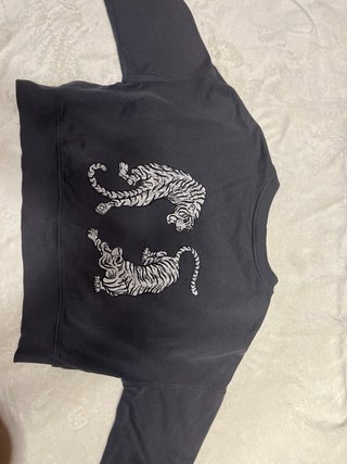 Sudadera Negra Mango es una M-L pero parece una s