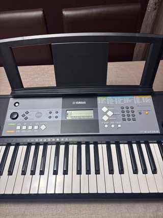 Teclado Yamaha PSR-E233