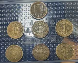Lote 7 Monedas de 1 Peseta (1944 y 1947)