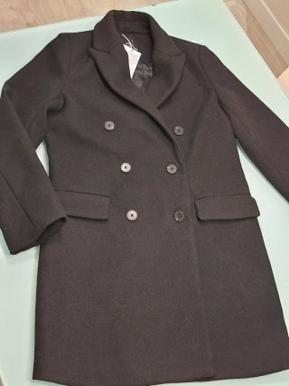 Abrigo Negro Stradivarius Talla XS