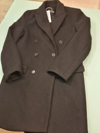 Abrigo Negro Stradivarius Talla XS