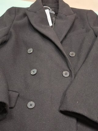 Abrigo Negro Stradivarius Talla XS