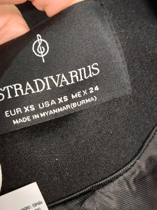 Abrigo Negro Stradivarius Talla XS