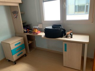 Armarios, camas, mesa y Estanterías Cubo
