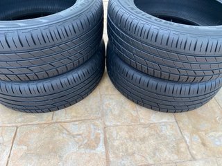 Set de 4 Neumáticos RoadX 205/55 R16