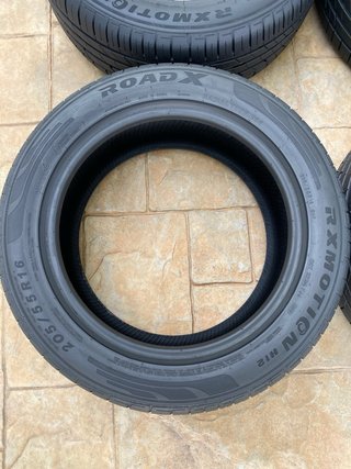 Set de 4 Neumáticos RoadX 205/55 R16