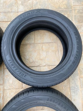 Set de 4 Neumáticos RoadX 205/55 R16