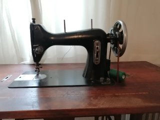 Máquina de Coser Antigua