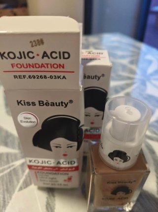Base de Maquillaje Kiss Beauty Kojic Acid