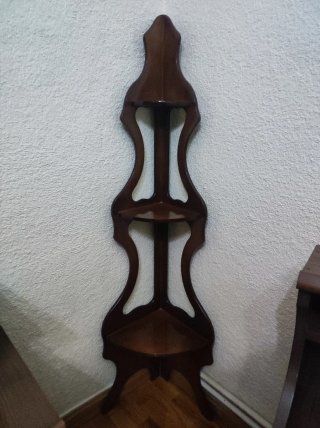 Estantería Esquinera de Madera