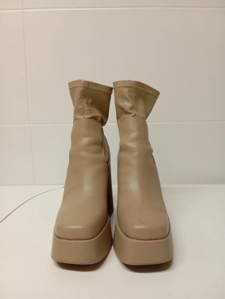 Botines de Tacón y Plataforma Beige