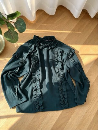 Blusa Zara Verde con Volantes Talla M