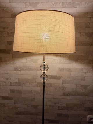 Lámpara de pie salón beige y plata