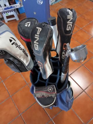 Lote de palos de golf PING y TaylorMade