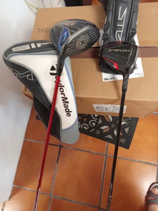 Lote de palos de golf PING y TaylorMade