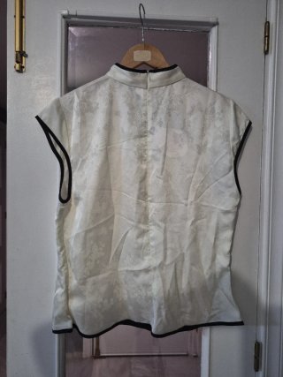 Blusa estilo oriental blanca