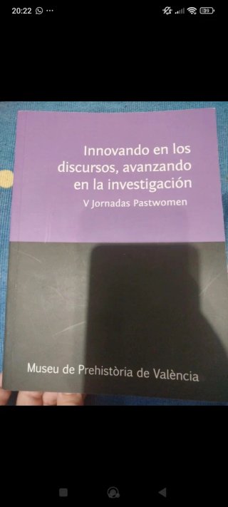 Libro historia mujeres solidario