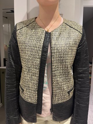 Cazadora Bomber Sandro Negra y Dorada