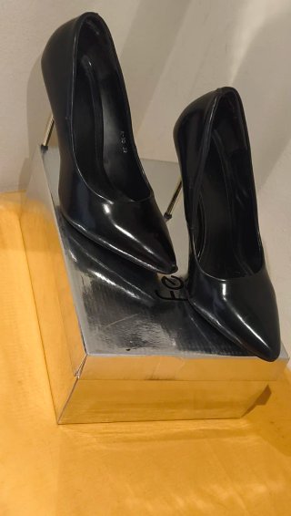 Regalo!  Zapatos de tacón negros talla 39
