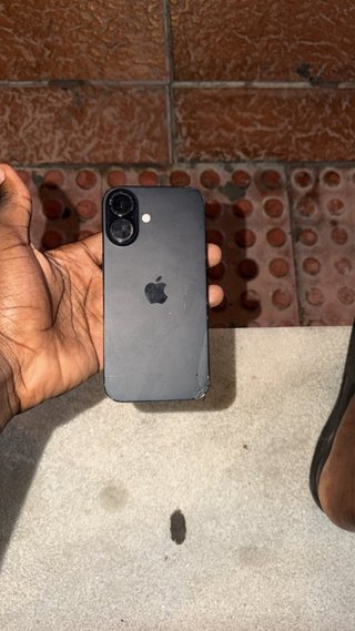 iPhone 16 128GB 90% Batería