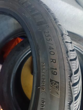 Neumáticos Michelin 255/40 R19