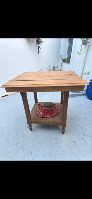 Mesa Antigua con Brasero