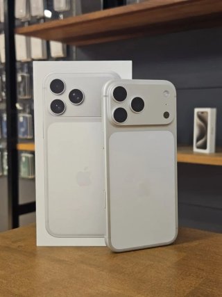 IPHONE 17 PRO MAX 256GB PLATA BATERIA 93%