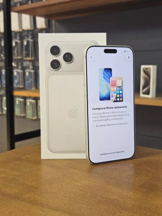 IPHONE 17 PRO MAX 256GB PLATA BATERIA 93%