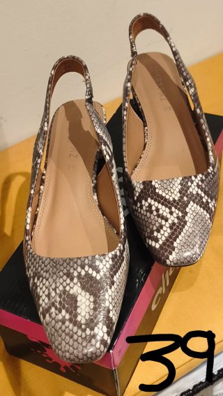 Regalo!  Zapatos de tacón serpiente talla 39