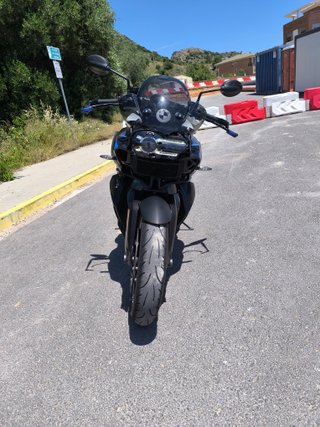 BMW K 1300 R Naked Gris y Blanca