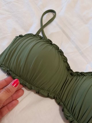 Bikini verde con estampado floral