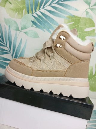 Botas de mujer beige nuevas