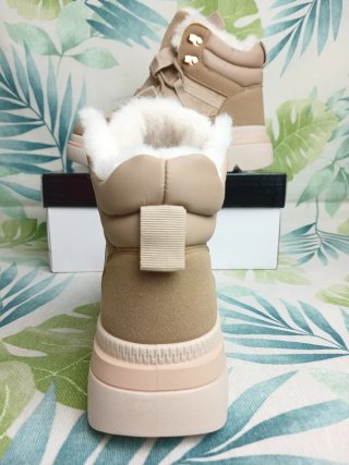 Botas de mujer beige nuevas