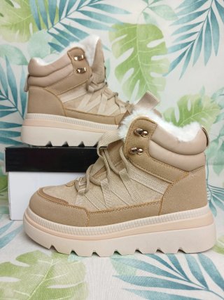 Botas de mujer beige nuevas