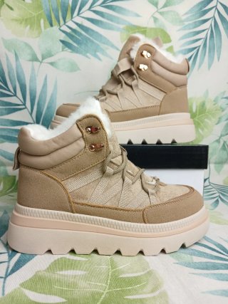 Botas de mujer beige nuevas