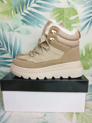 Botas de mujer beige nuevas