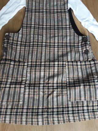 Peto de Cuadros Zara y Jersey Blanco