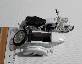 Modello Moto BMW R 65 con Sidecar