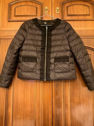 Plumas ligero Zara negro mujer