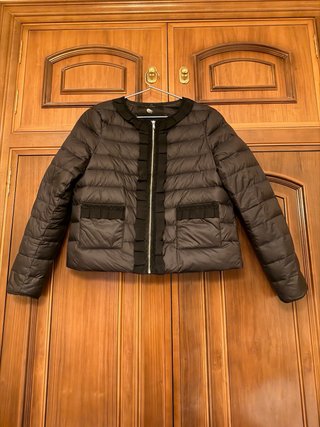 Plumas ligero Zara negro mujer