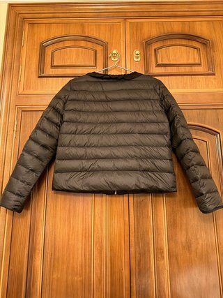 Plumas ligero Zara negro mujer