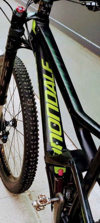 Cannondale Jekyll Enduro 27.5 carbono