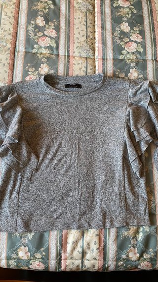 Jersey Gris Bershka con Volantes