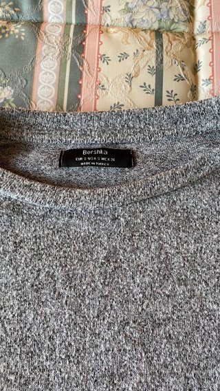 Jersey Gris Bershka con Volantes