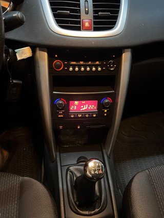 Peugeot 207 2012