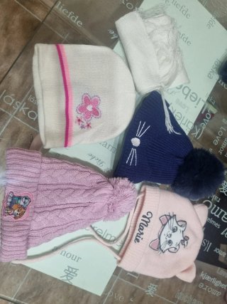 Lote Gorros Invierno Niña y una bufanda