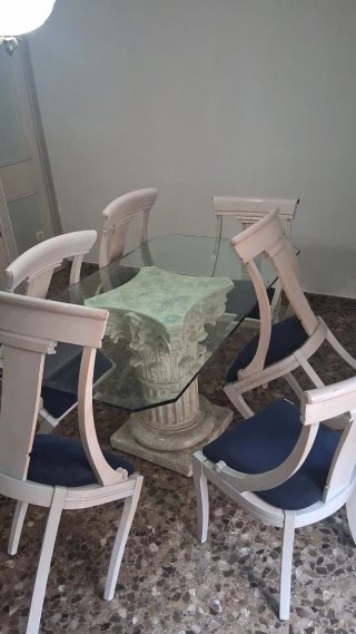 Mesa y sillas