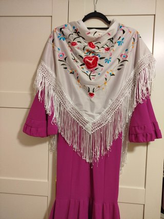 Vestido de Flamenca / Romería +Mantón y Accesorios
